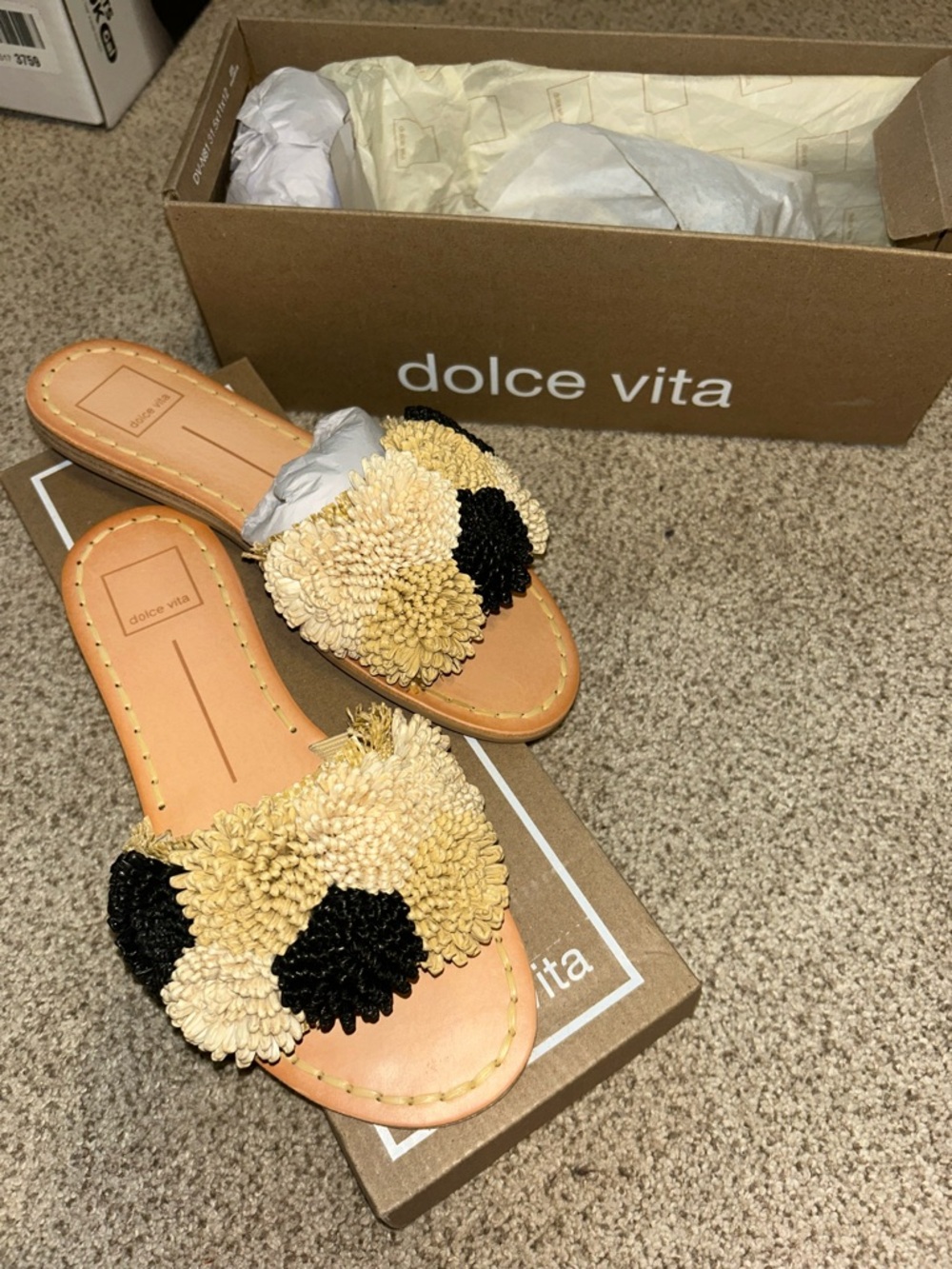 NIB Dolce Vita womens Danela Beaded Floral Raffia Slide Sandal Natural/Black 7.5 - Picture 8 of 10